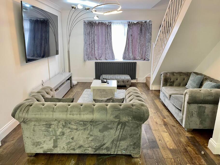 Spacious 4 Bedroom House Біллерікі Екстер'єр фото